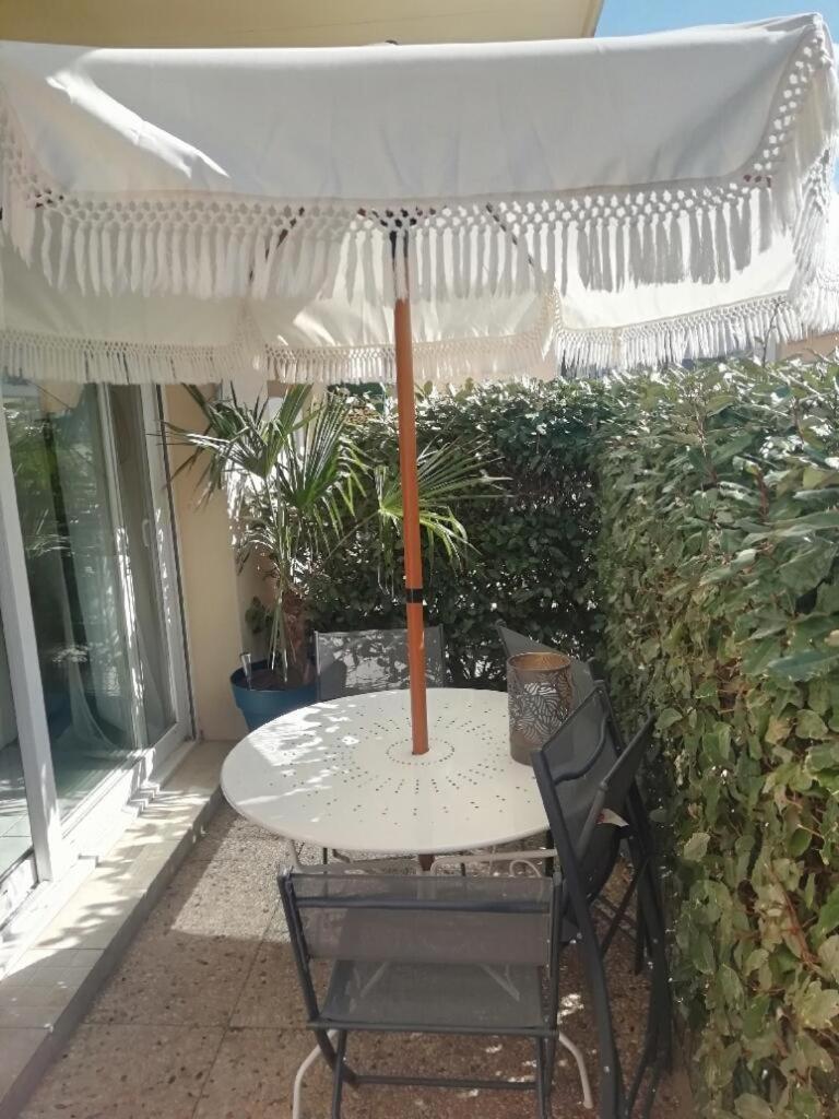 T3 Rez-de-chaussee Lumineux Avec Terrasse Proche Appartement *